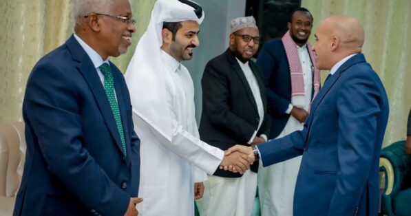 السيد محمد الشمري القائم بالأعمال بالإنابة بسفارة دولة قطر في الصومال ومشاركة في تدشين مجلس سفراء جامعة الدول العربية في الصومال